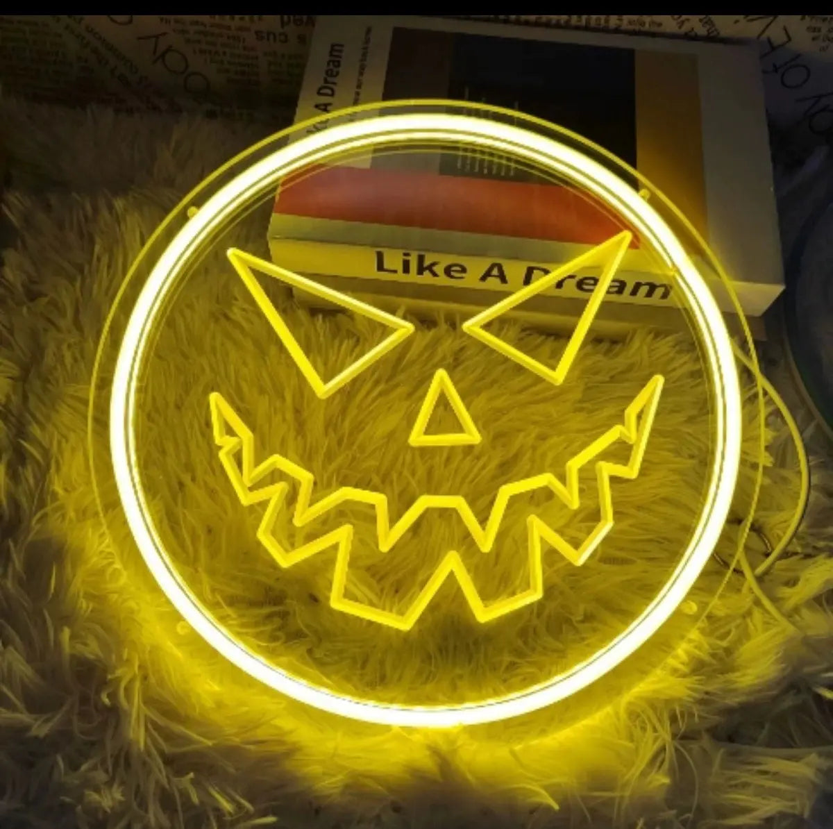 Jack-o'-Lantern Face Round Yellow Neon Sign 300x300mm